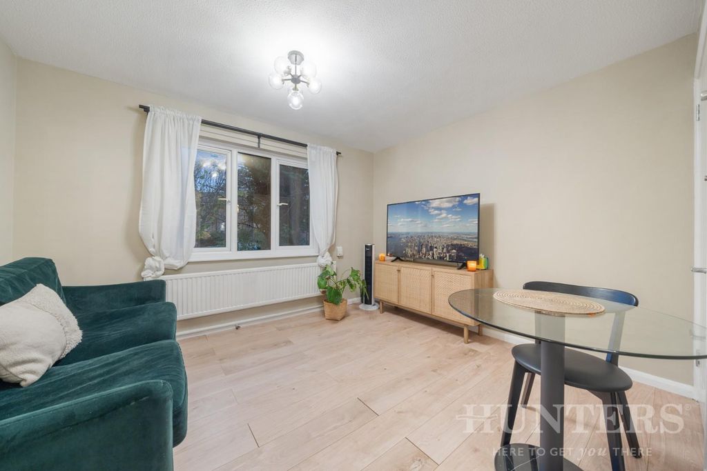 Property photo 1 of 12 Flat 1, Elliot Court N15 4Ud-7.Jpg
