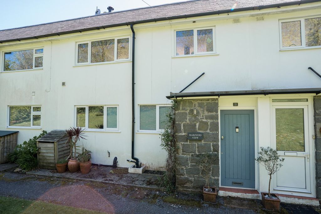 Property photo 2 of 25