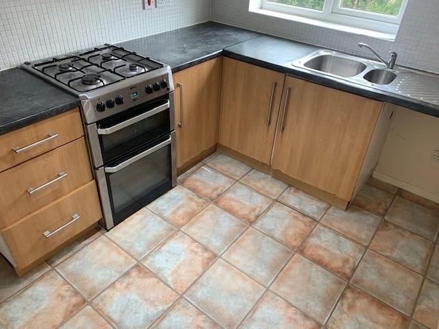 Property photo 3 of 6 Kitchen.Jpg