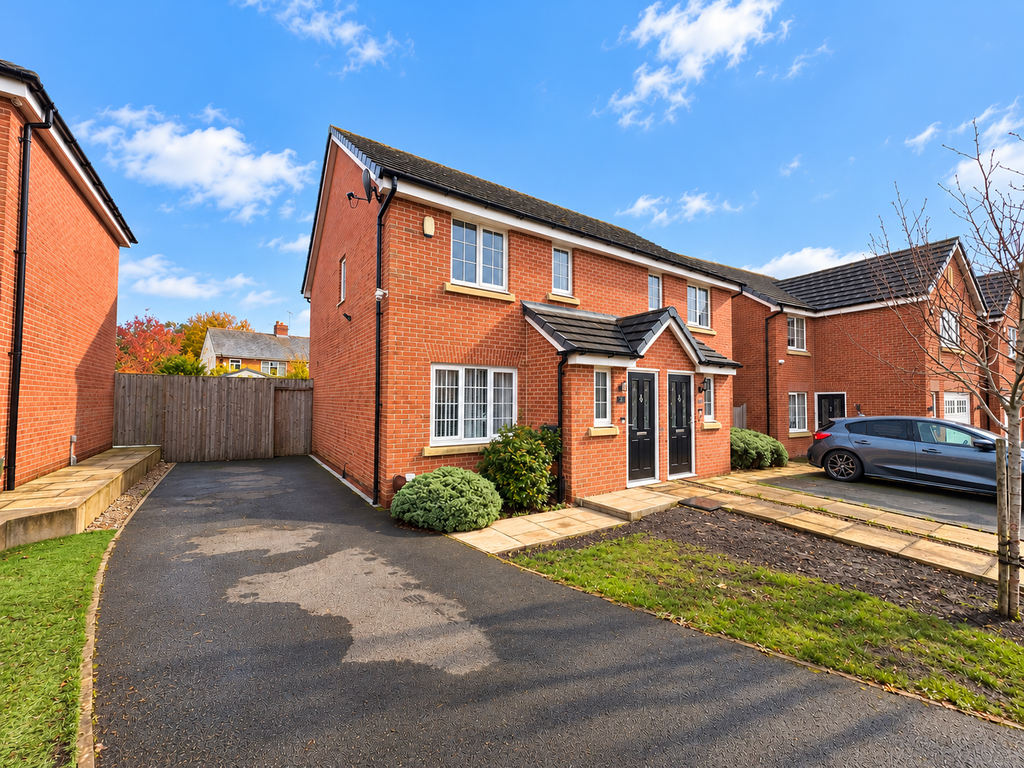 Property photo 1 of 22 585583C9-5242-4617-B55D-Adaec2Fb77Ed