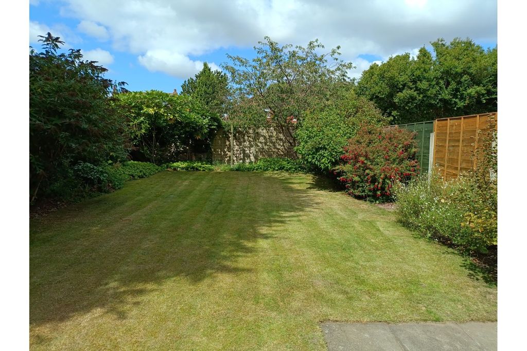 Property photo 2 of 31 Rear Garden