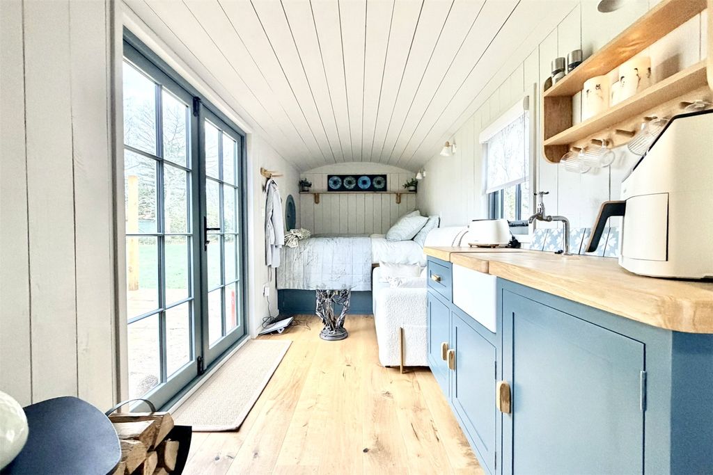 Property photo 2 of 15 Picture No. 13