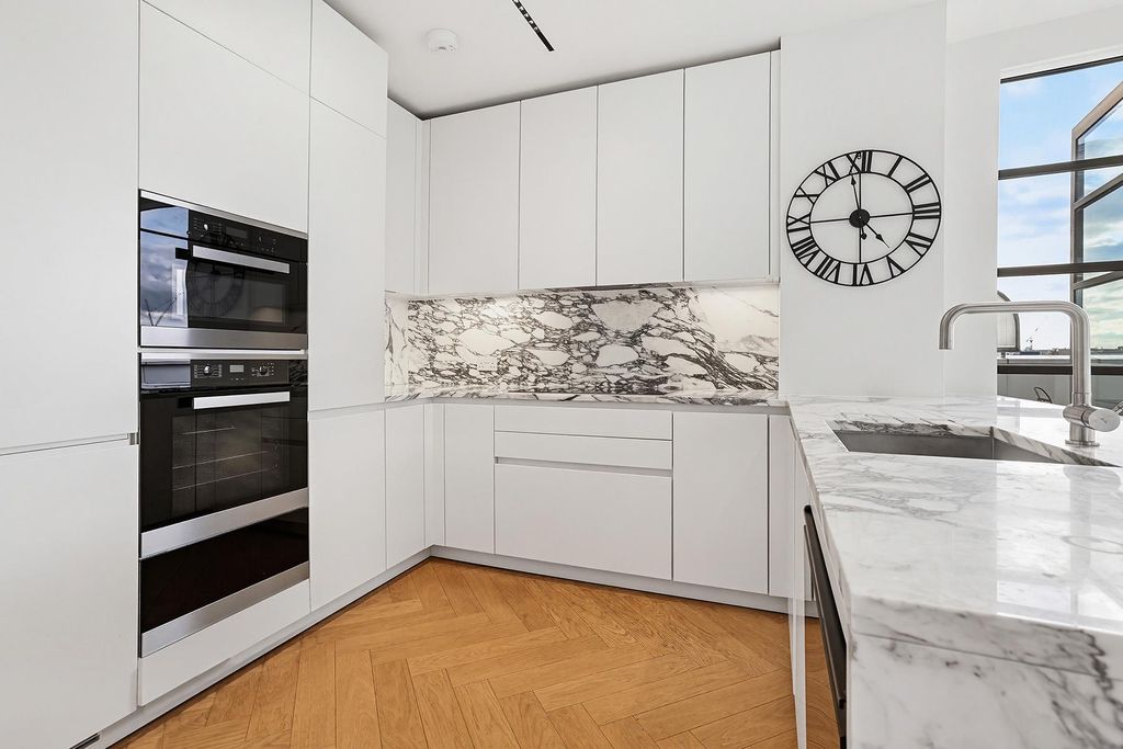 Property photo 2 of 11 Image