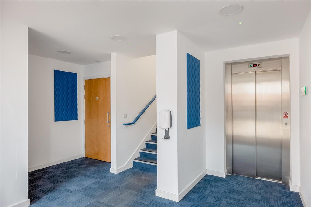 Property photo 3 of 20 1st & 2nd Floor, Kings House 2117-7.Jpg