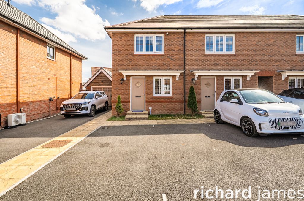 Property photo 1 of 12 d1102977827F41968Cbbafcea26Bfc71