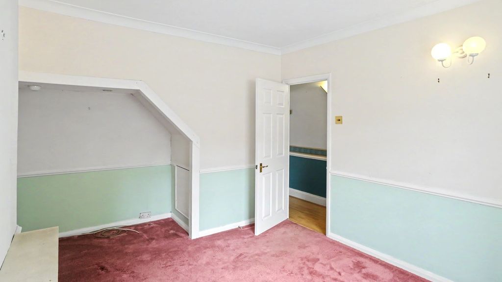 Property photo 3 of 16