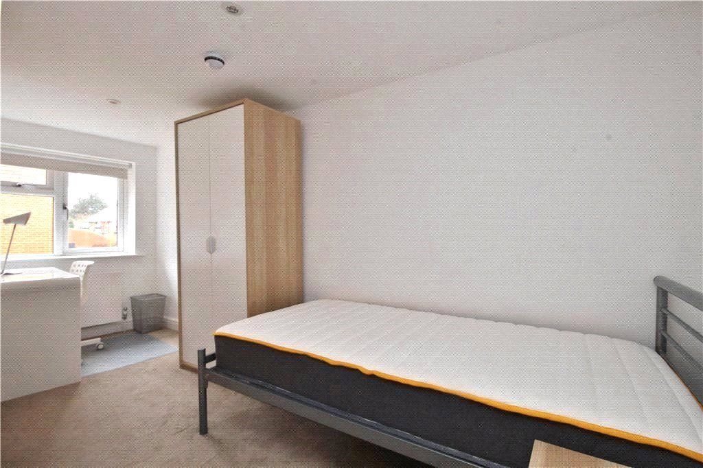 Property photo 2 of 8 Room