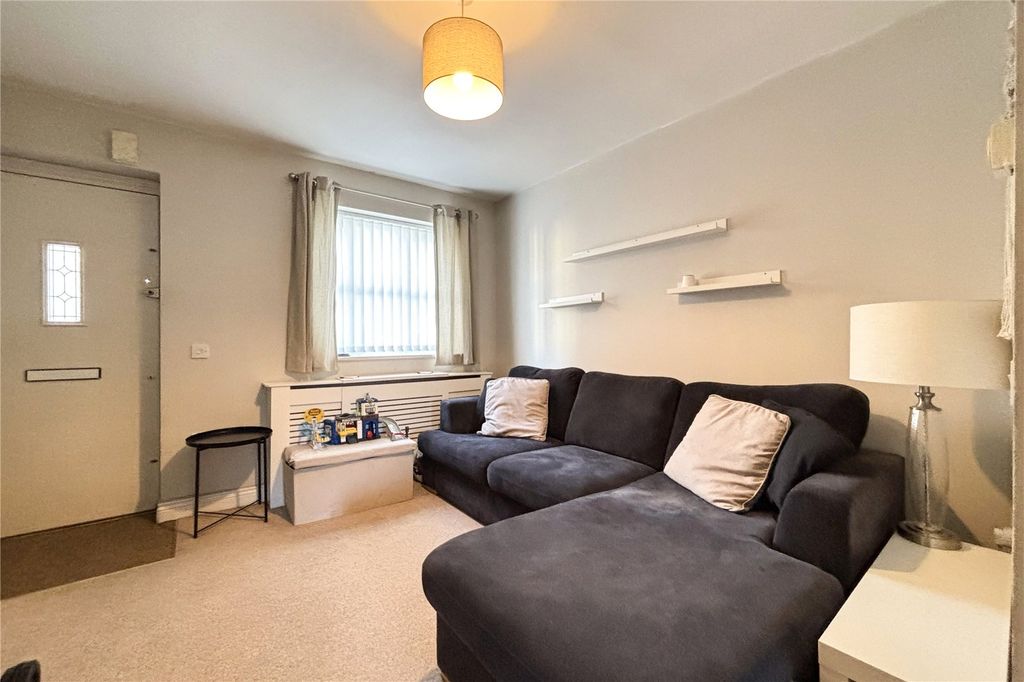 Property photo 3 of 20 Picture No. 04