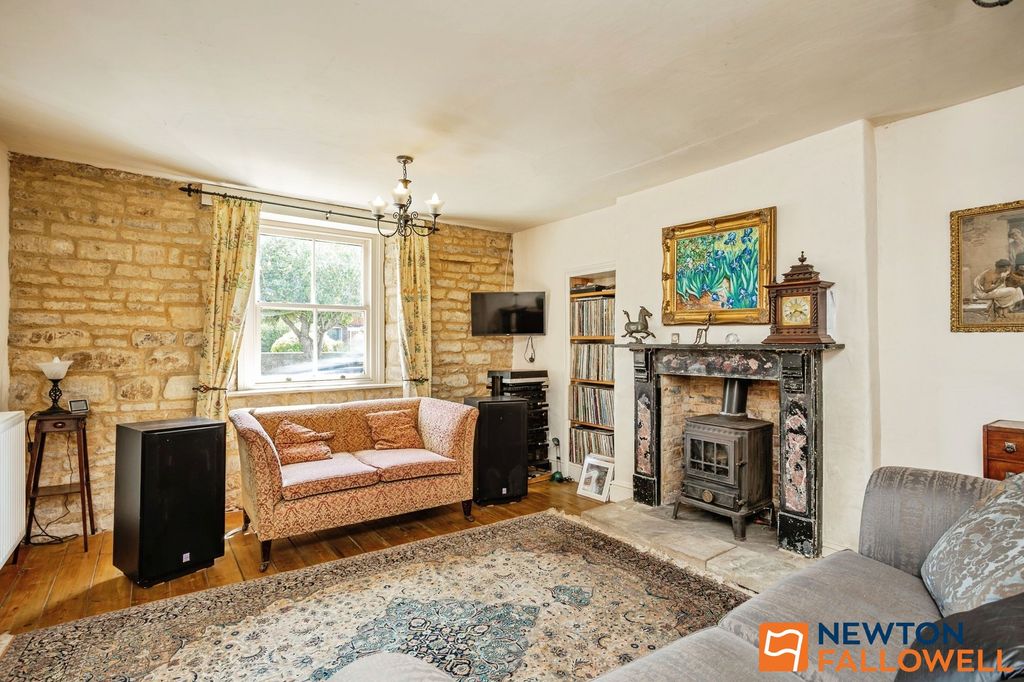 Property photo 3 of 41