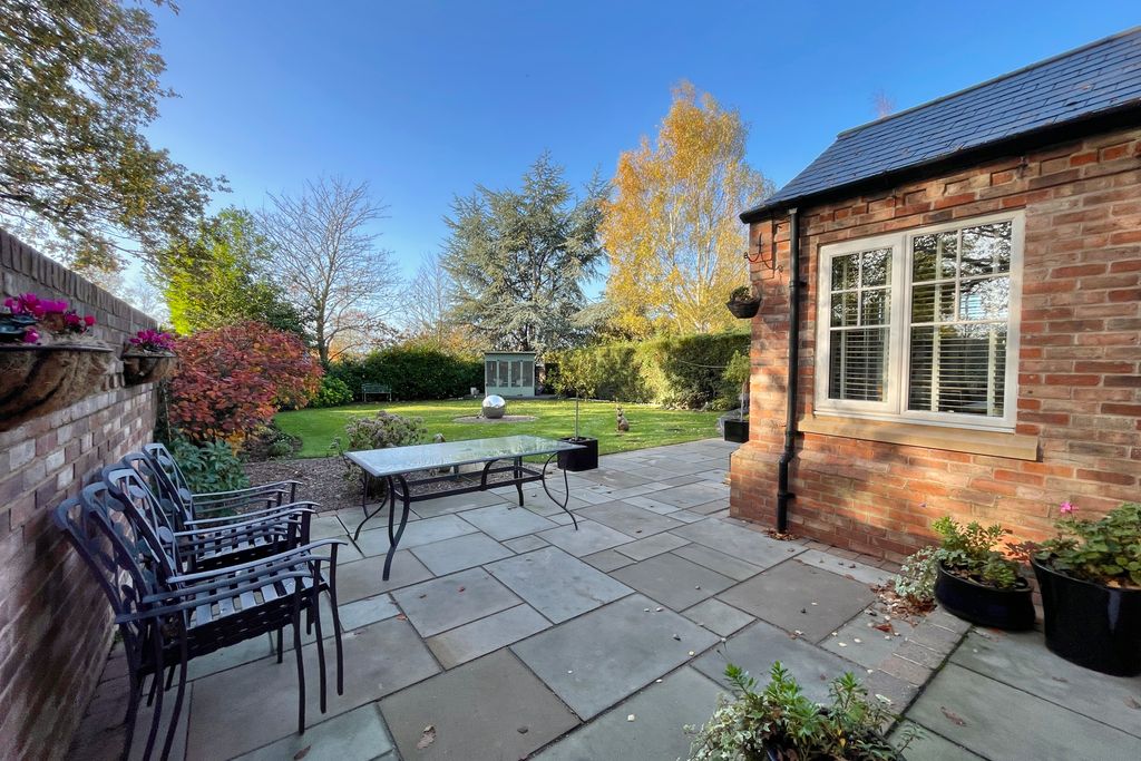 Property photo 3 of 49 39