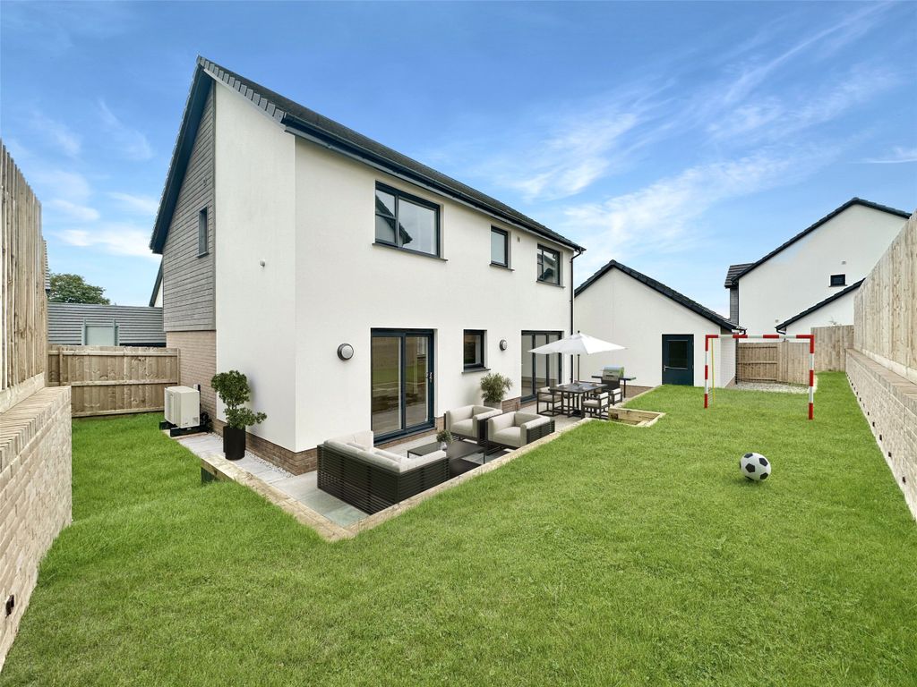Property photo 2 of 28 Picture No. 22