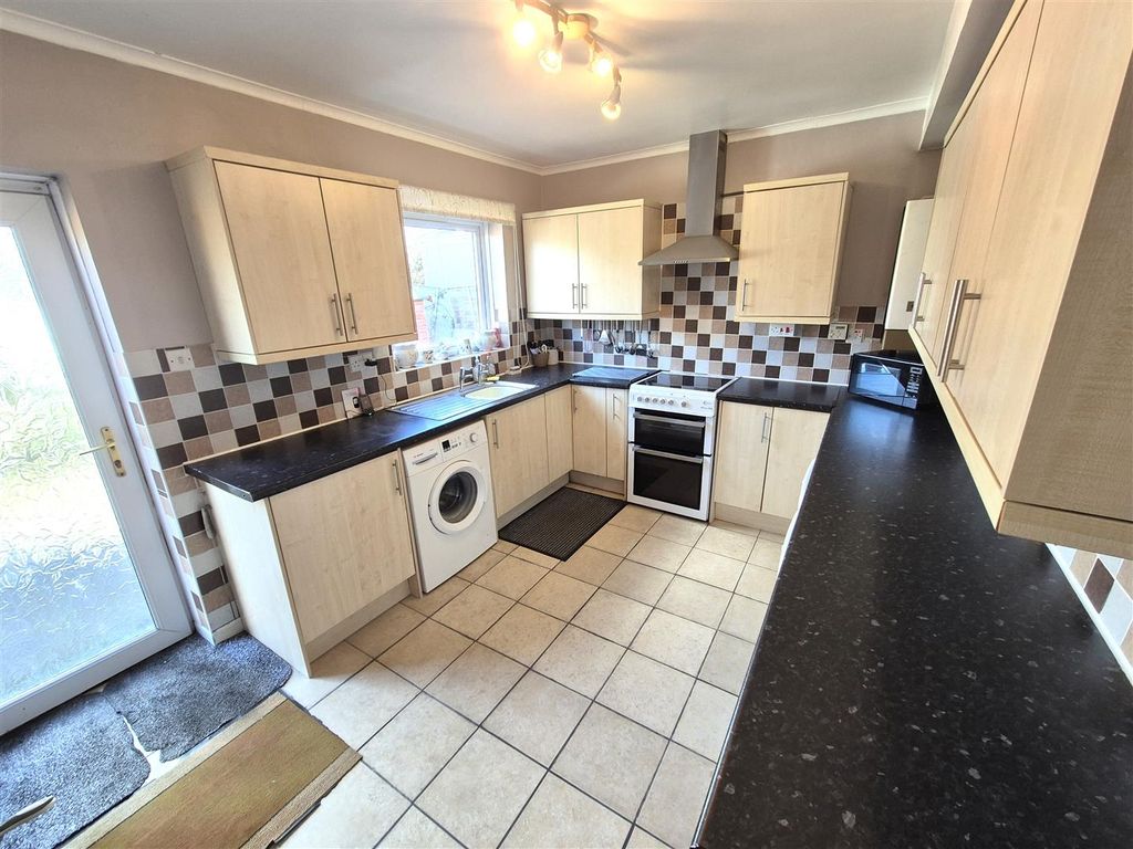 Property photo 3 of 14 77Rosski.Jpg