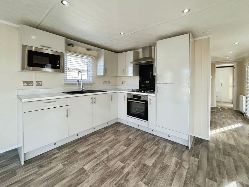 Property photo 2 of 9 E4d6c5d7-Image00014.Jpeg