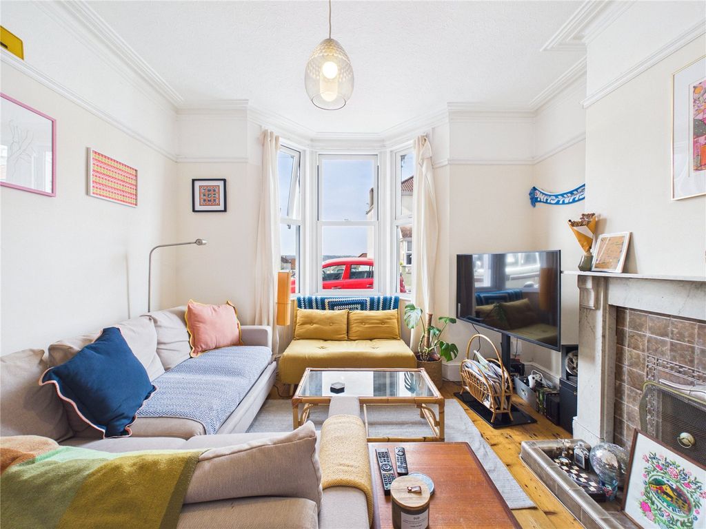 Property photo 2 of 25 Picture No. 14