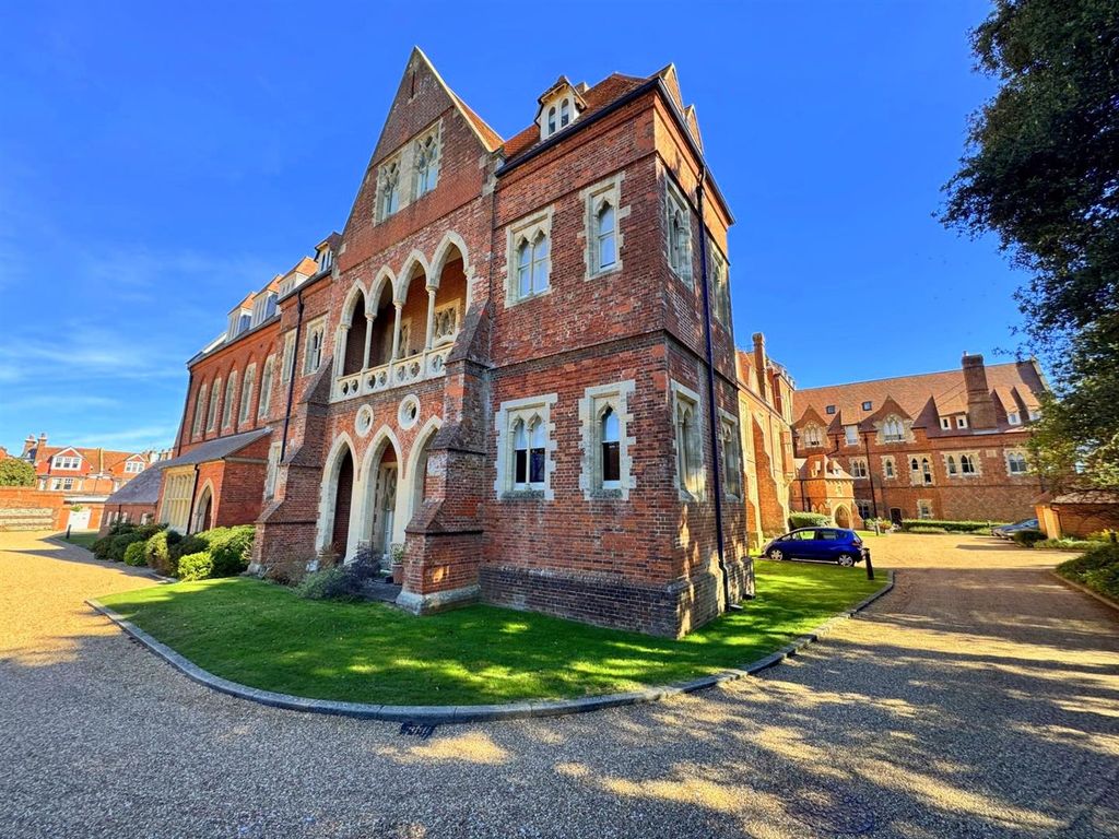 Property photo 1 of 31 Front Entrance