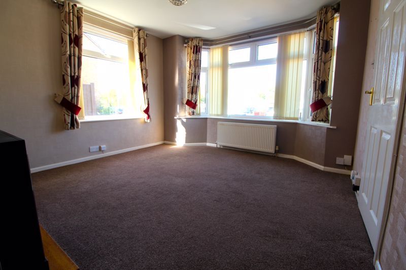 Property photo 3 of 17 Living Room