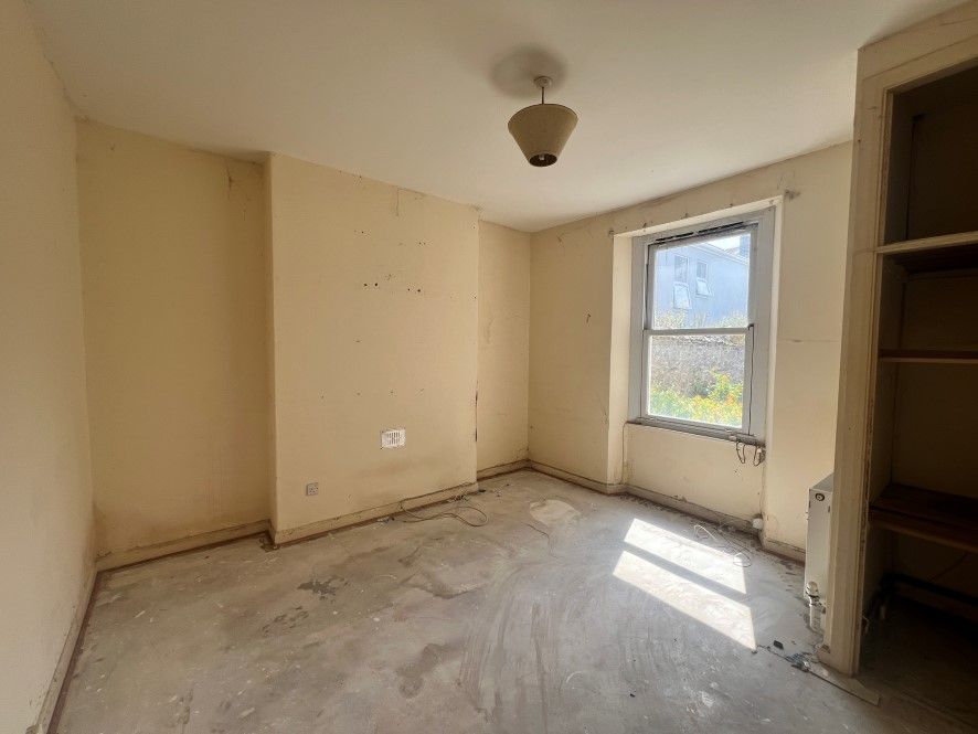 Property photo 3 of 6