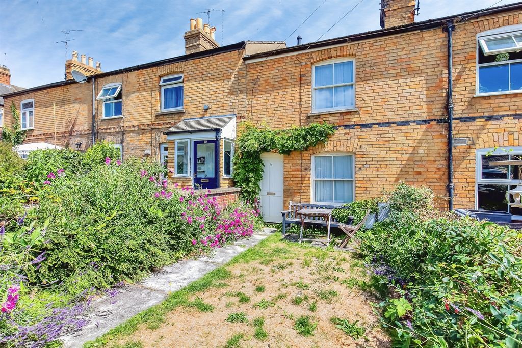 Property photo 1 of 18