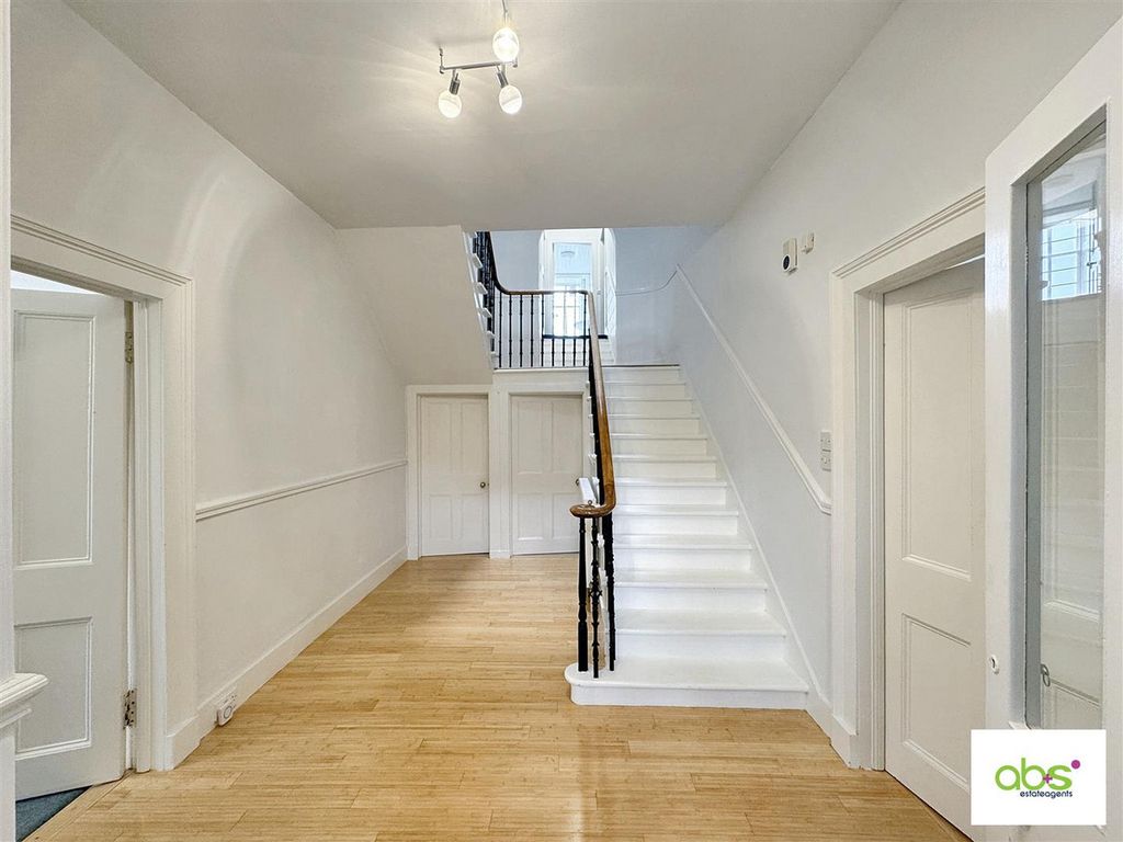 Property photo 2 of 37