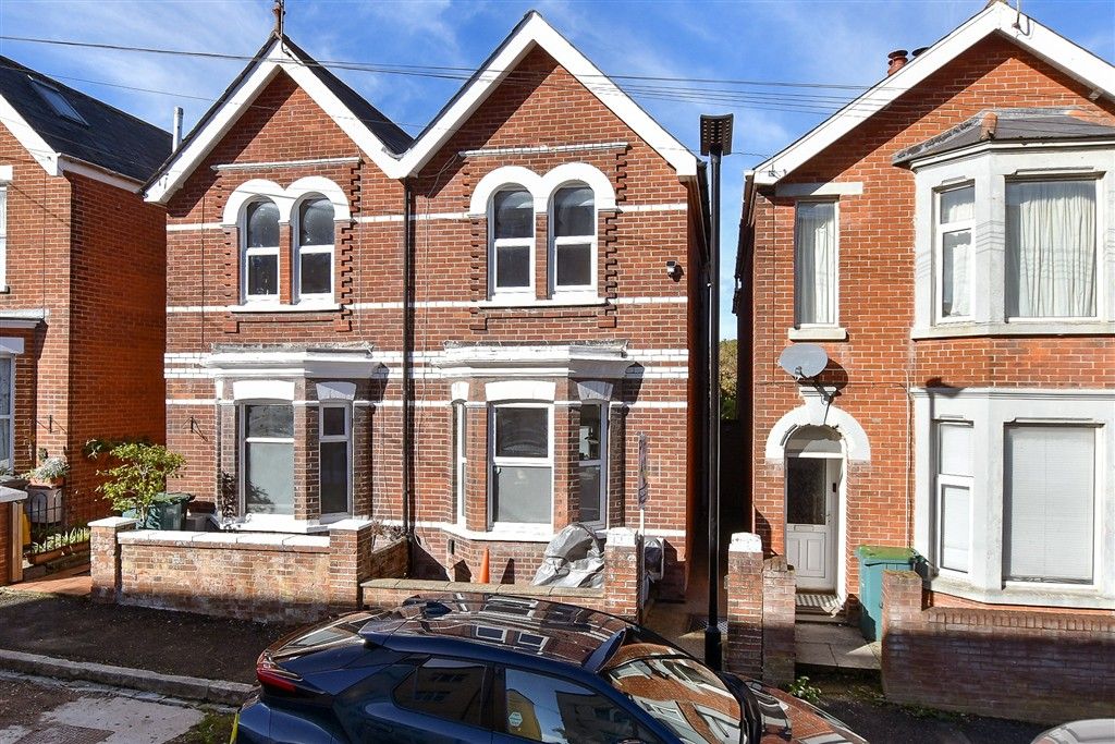 Property photo 1 of 10 Front*