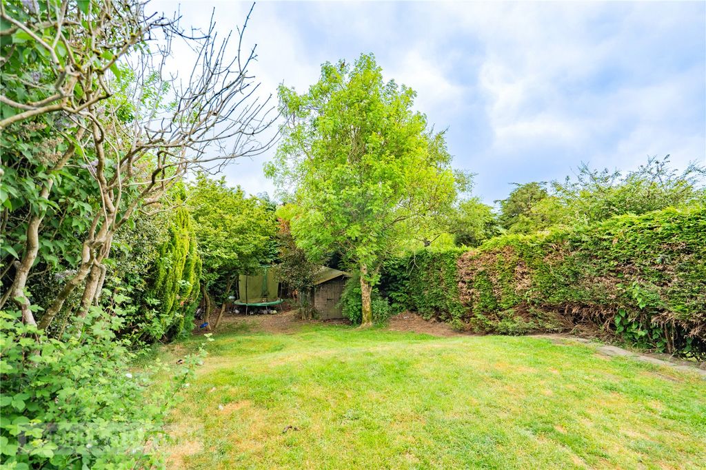 Property photo 2 of 22 Garden