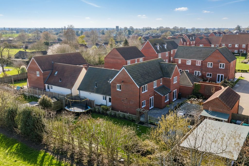 Property photo 1 of 41