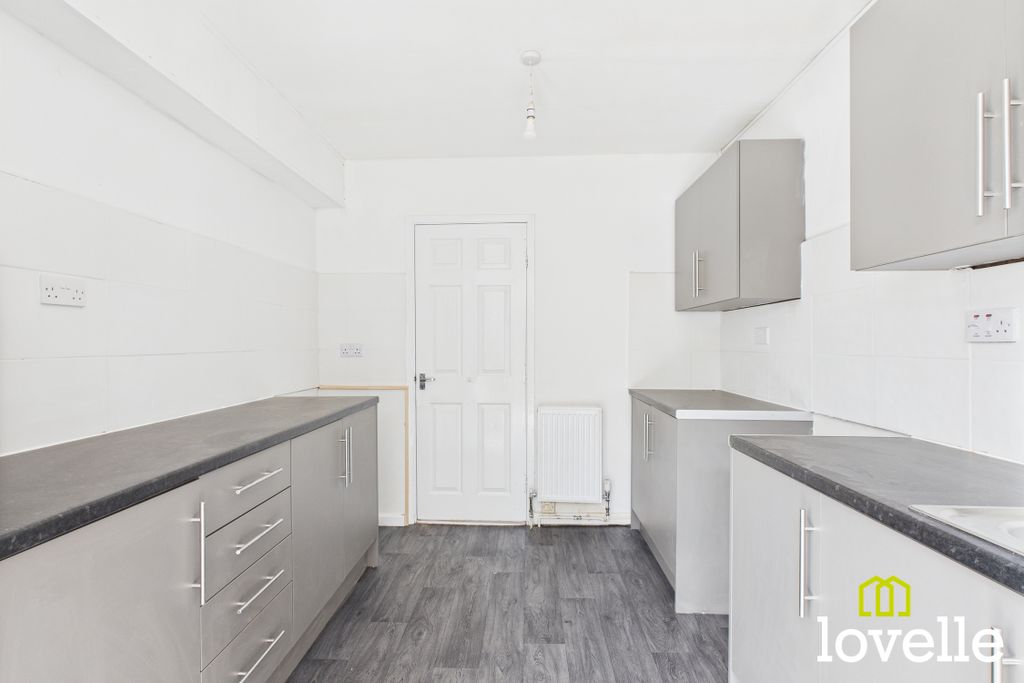 Property photo 3 of 26