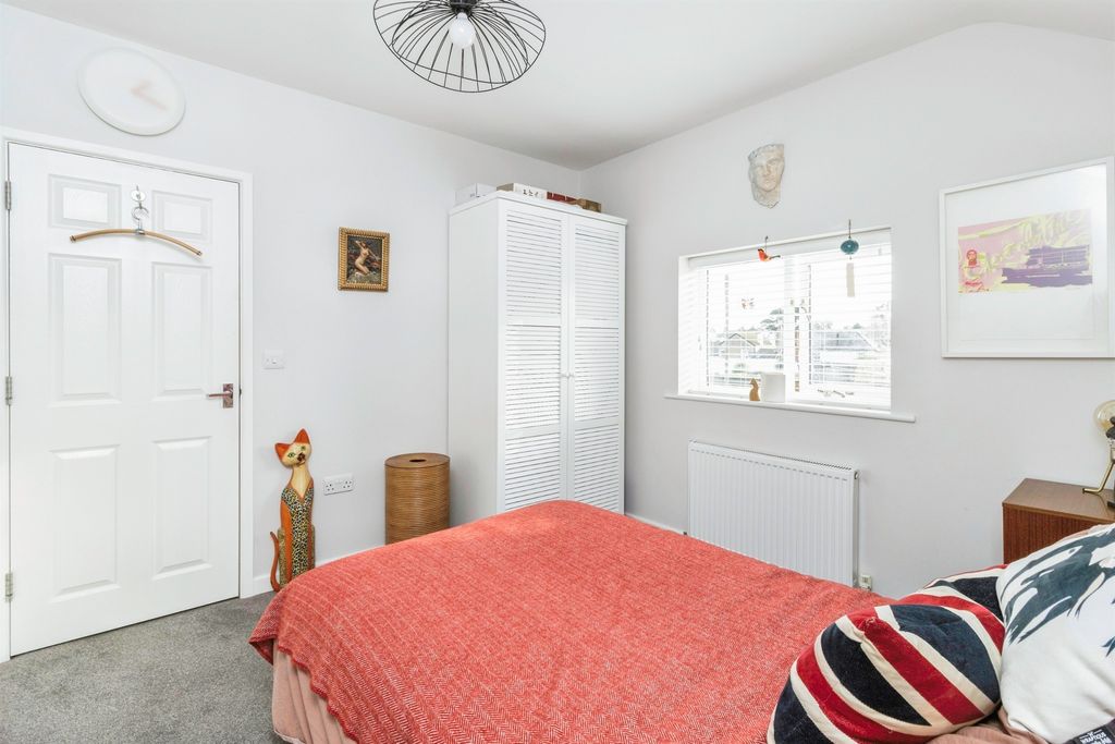 Additional image 10 of 2 bed flat for saleHigh Street, Dawlish EX7