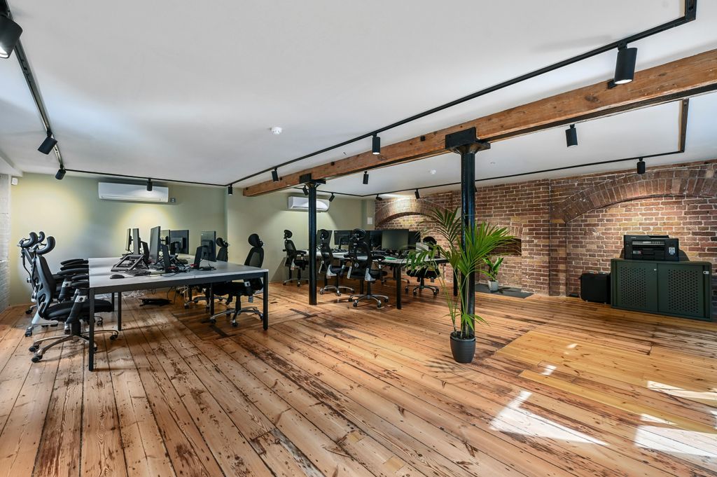 Property photo 3 of 8 Olrib81Aendellstreet8.Jpg