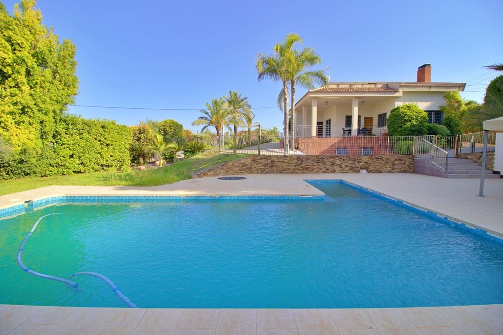 Property photo 1 of 50
