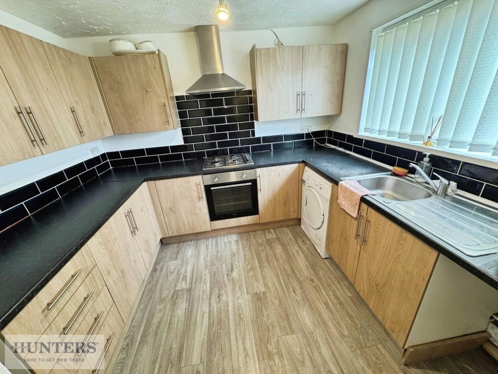Property photo 2 of 9 Kitchen