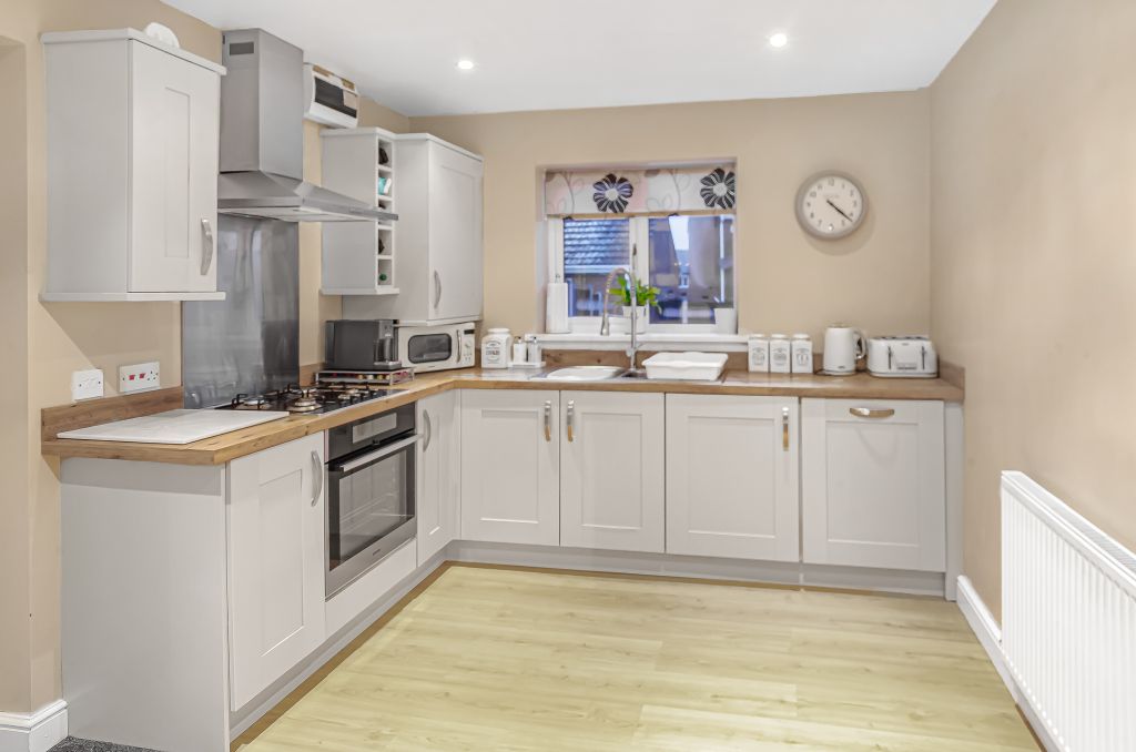 Property photo 2 of 22 Advert-53