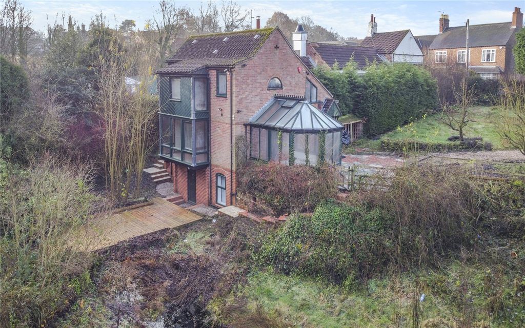 Property photo 1 of 17 Rear