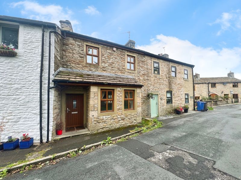 Property photo 1 of 18 External