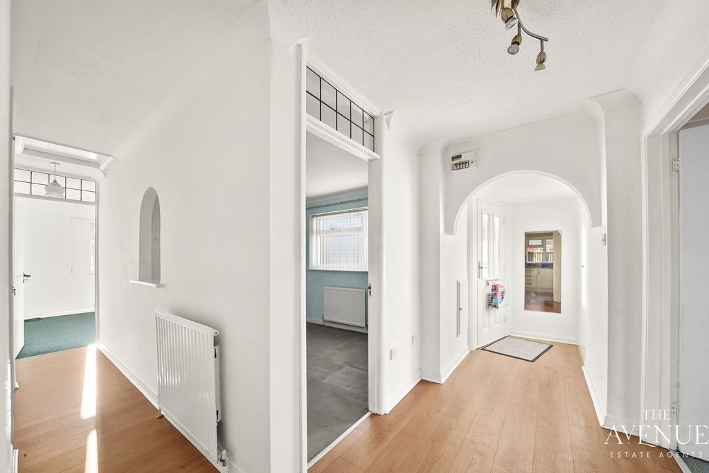 Property photo 3 of 27 4697464