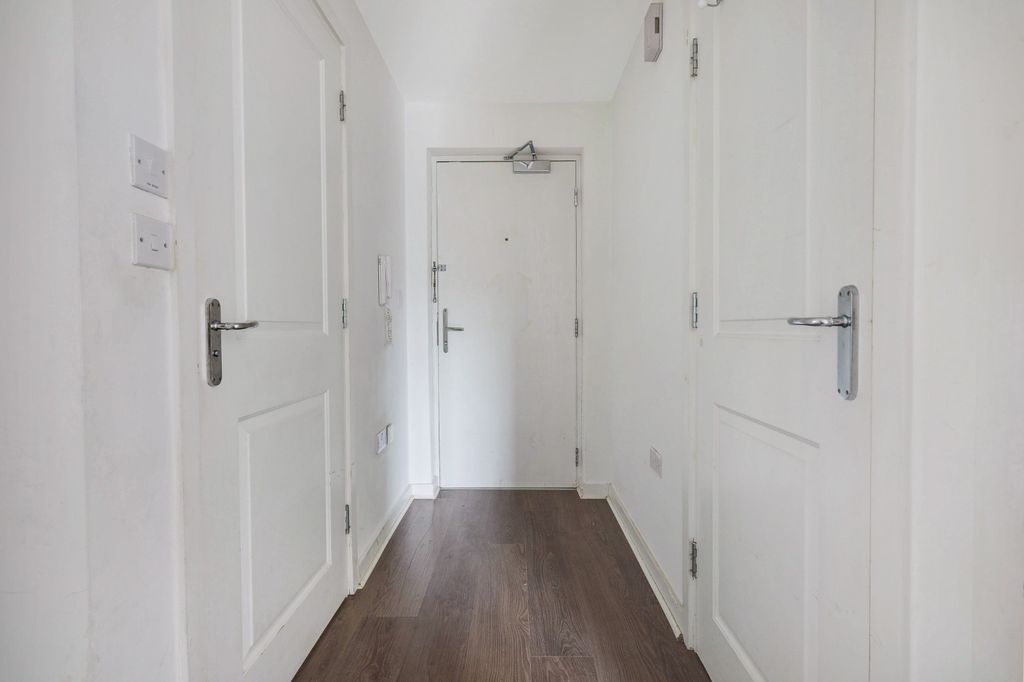 Property photo 2 of 12 5016232