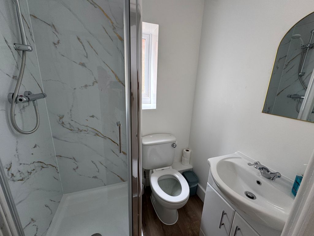 Property photo 1 of 5 1 Room - House Share To Rent Westby Road, Bournemouth Bh5