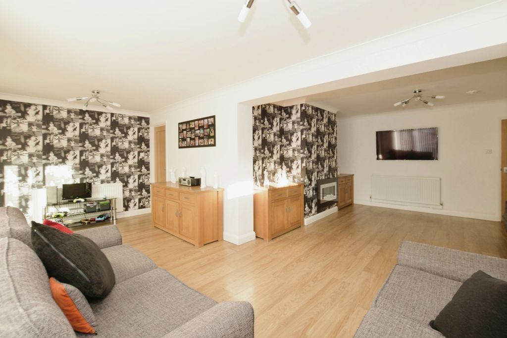 Property photo 2 of 17 Photography