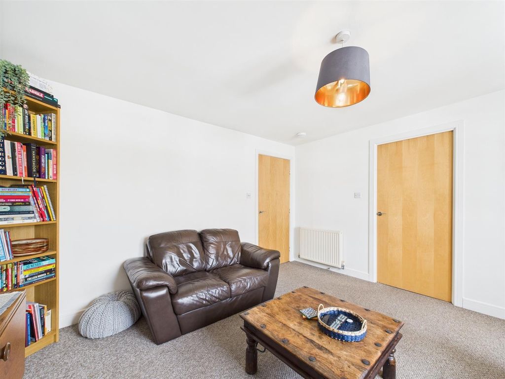 Property photo 3 of 14 Cam01486G0-Pr0751-Still004.Jpg