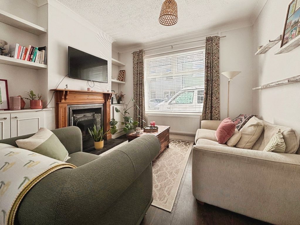 Property photo 3 of 11 Pbox-Img.Jpg