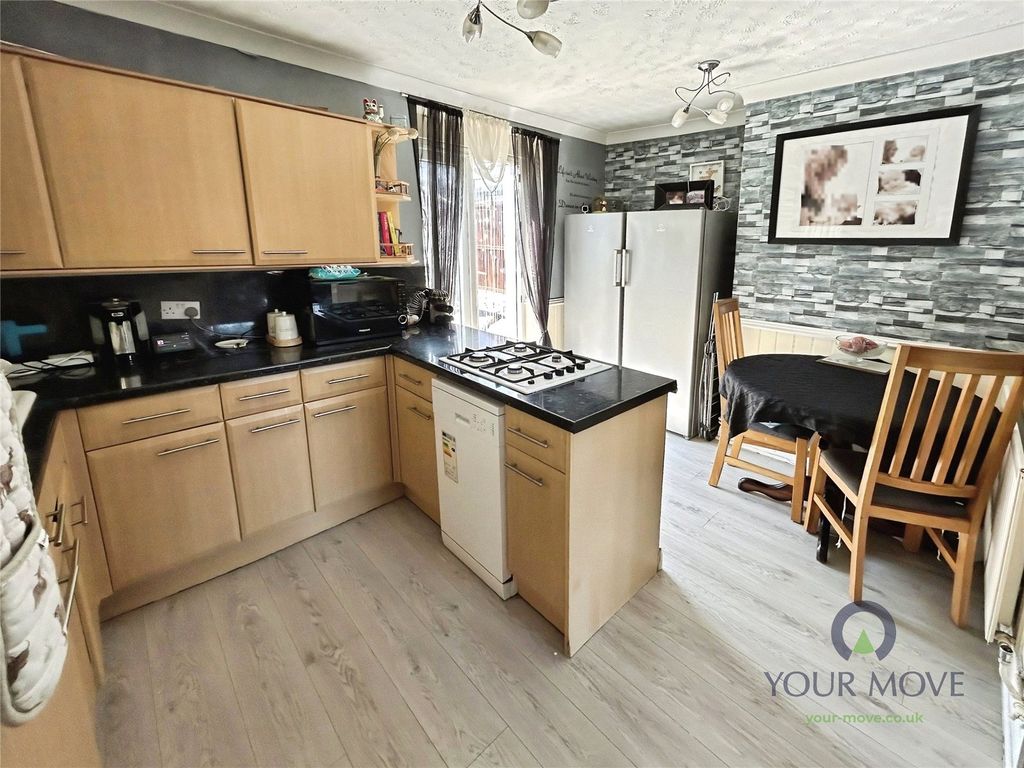 Property photo 3 of 13 Kitchen/Diner