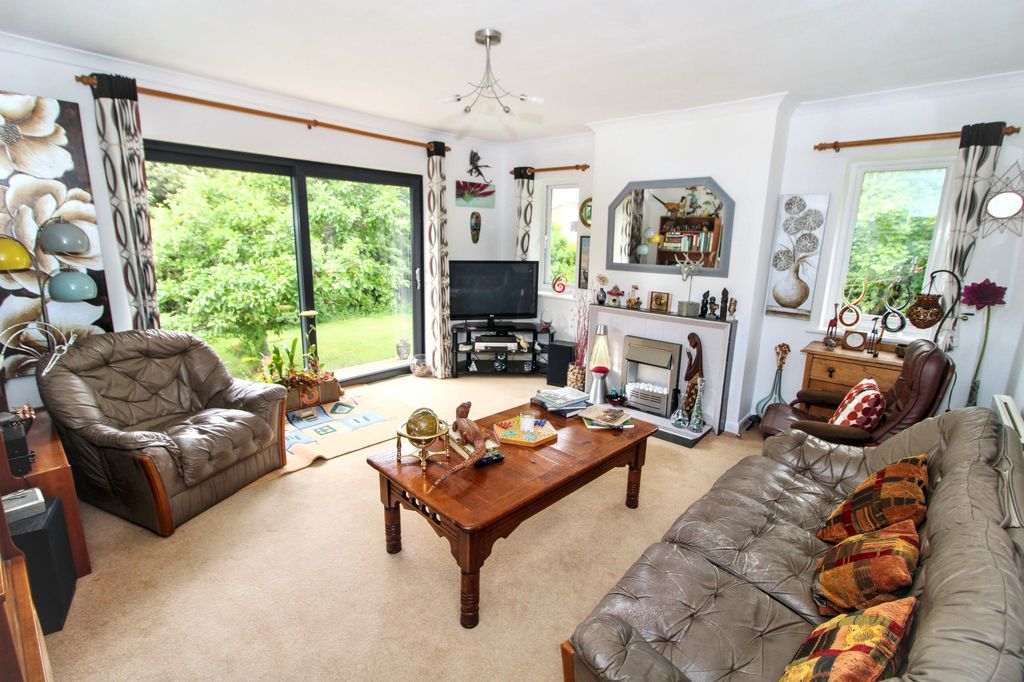 Property photo 3 of 17