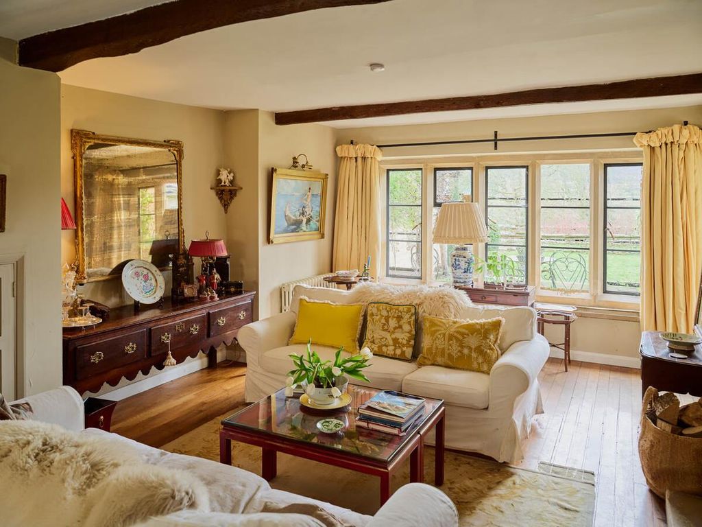 Property photo 2 of 20 Amesbury_Painswick_ 4 Copy.Jpg