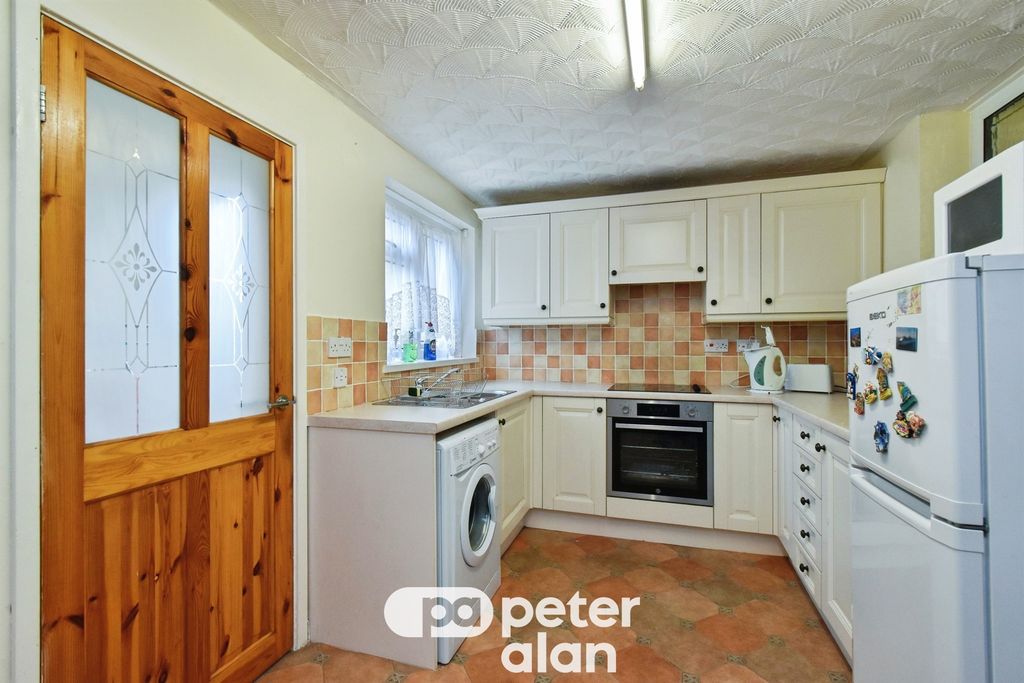 Property photo 2 of 21