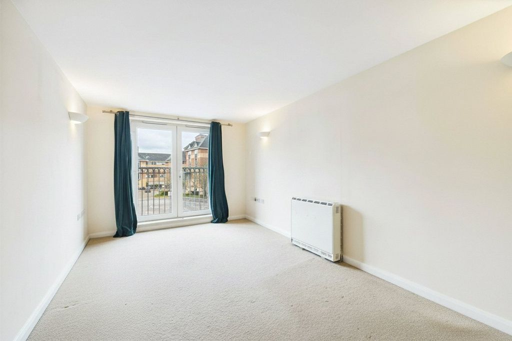 Property photo 2 of 8 Picture No. 31