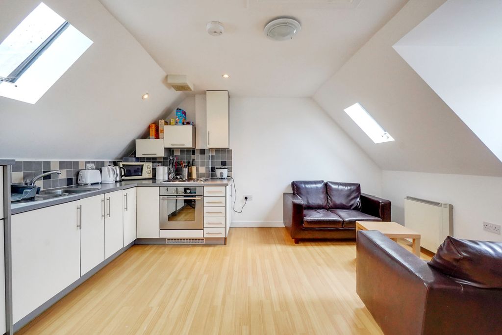 Property photo 1 of 11 2 Bedroom Apartment For Rent