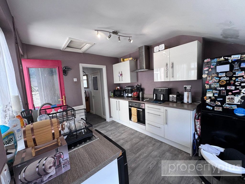 Property photo 3 of 14 Picture No. 11