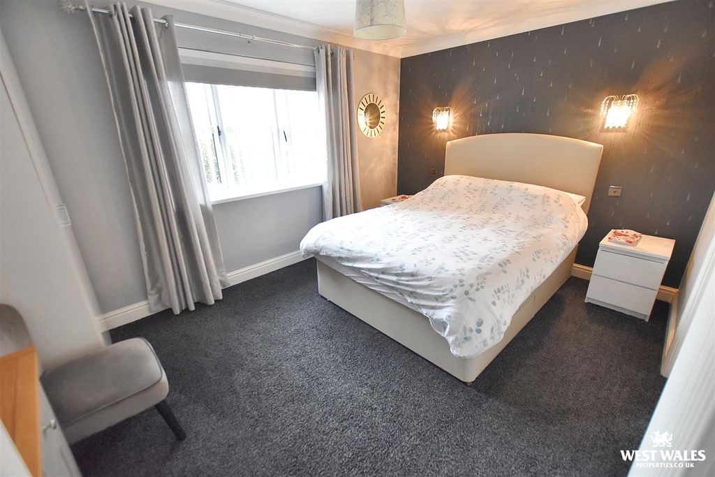 Property photo 2 of 25 3 (18).Jpg