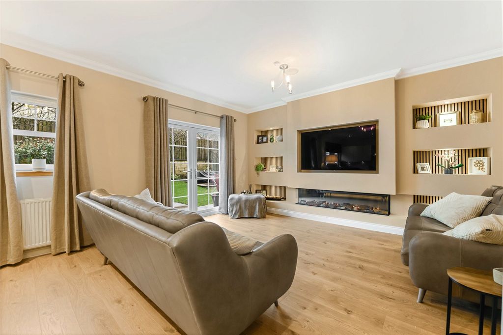 Property photo 2 of 29 Picture No. 34