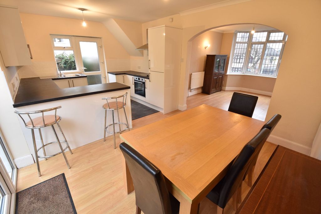Property photo 3 of 16 3327763
